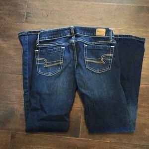 American Eagle Outfitters Jeans - NWOT American Eagle favorite boyfriend jeans 2S American Eagle Outfitters Jeans - NWOT American Eagle favorite boyfriend jeans 2S